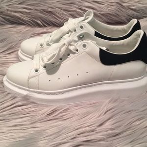 Alexander McQueen oversized sneaker
